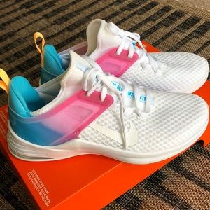 Women’s Nike Air Max Bella TR 2